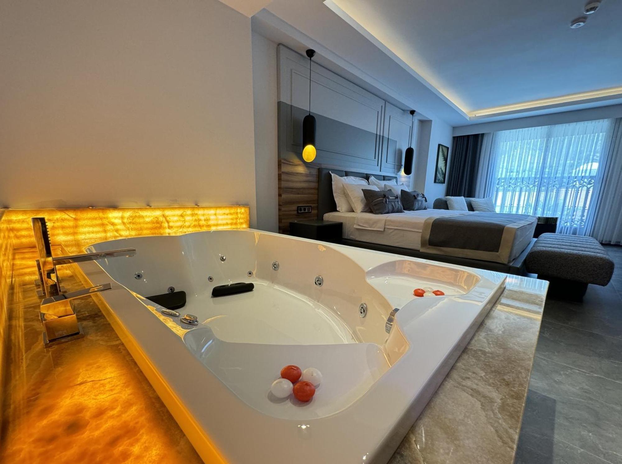 Telmessos City Hotel- Adults Only Fethiye Bagian luar foto
